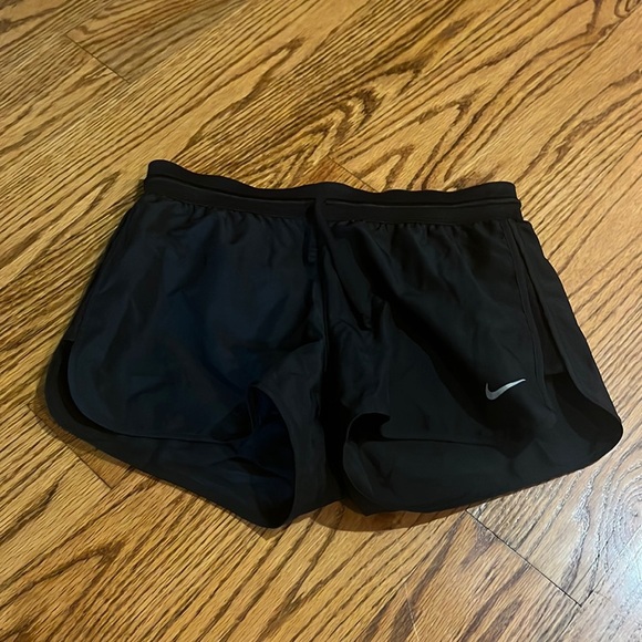 Nike Dri Fit Woman’s Black Shorts Size XS - Picture 1 of 4